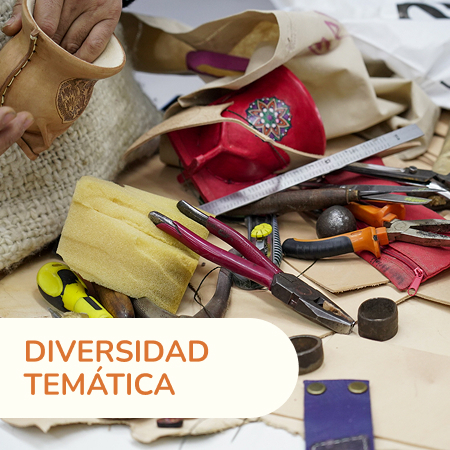 Nuestras acciones integran múltiples expresiones de la cultura viva comunitaria: música, artesanías, saberes ancestrales, educación popular, cuidado ambiental y participación comunitaria. Esta diversidad de lenguajes y prácticas nos permite abordar la transformación social de manera integral, fortaleciendo la autonomía y la capacidad de acción colectiva.